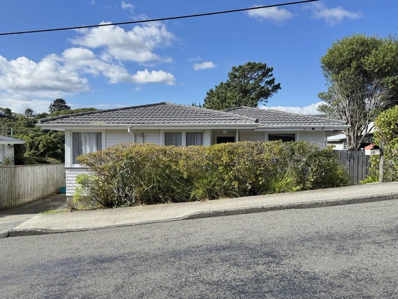20 Mark Avenue, Paparangi, Wellington - Carousel 1