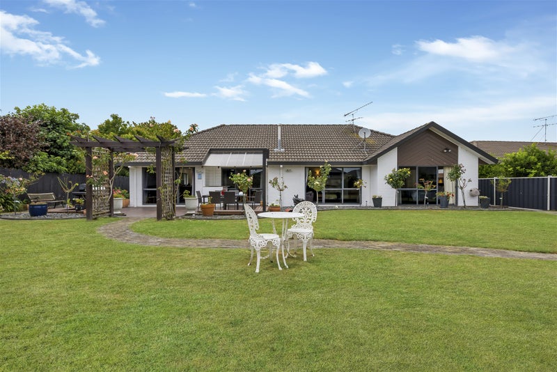 19 Perotti Place, Conifer Grove, Takanini - Carousel 2