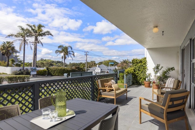 2/103 Vauxhall Road, Narrow Neck, Auckland - Carousel 1