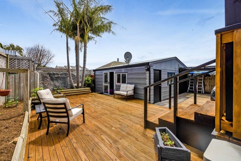 30 Pioneer Road, Moturoa, New Plymouth - Carousel 2