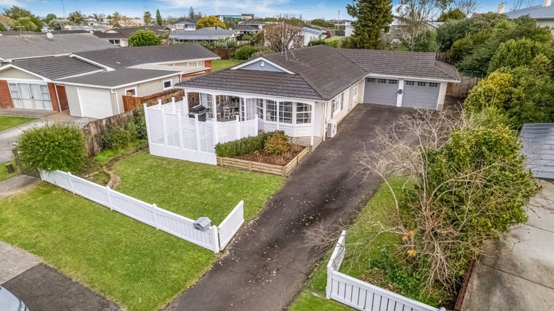 20 Lakeside Drive, Pahurehure, Papakura - Carousel 1
