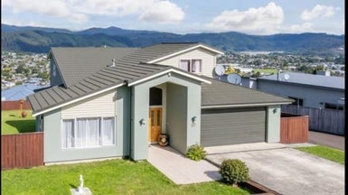 13 Riverstone Drive, Riverstone Terraces, Upper Hutt - Carousel 1