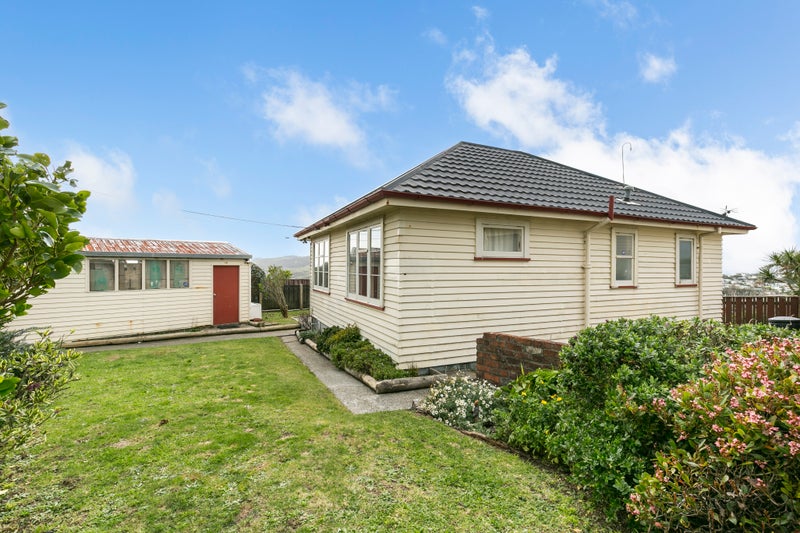 18 Ruskin Road, Newlands, Wellington - Carousel 2