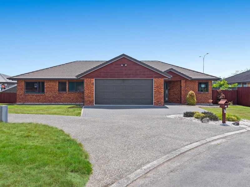 10 Owhatiura Drive, Lynmore, Rotorua - Carousel 1