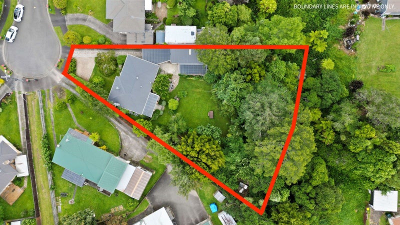 27 Greta Street, Glenview, Hamilton - Carousel 1