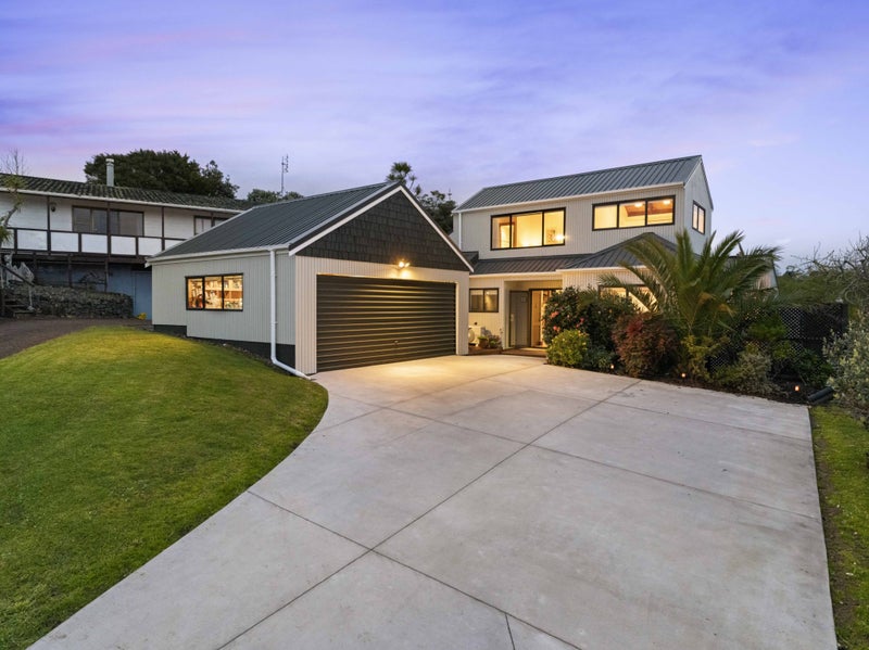 13 Aries Place, Shelly Park, Auckland - Carousel 1
