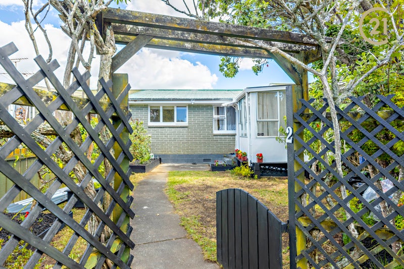 2/4 Imatra Place, Sunnyhills, Auckland - Carousel 2