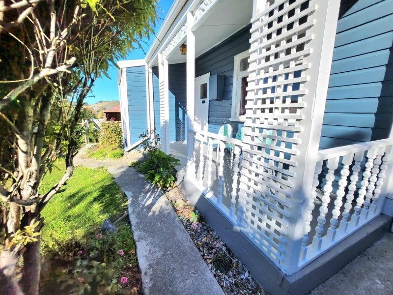 72 Perth Street, South Hill, Oamaru - Carousel 1