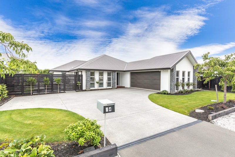 14 Bronco Drive, Aidanfield, Christchurch - Carousel 1