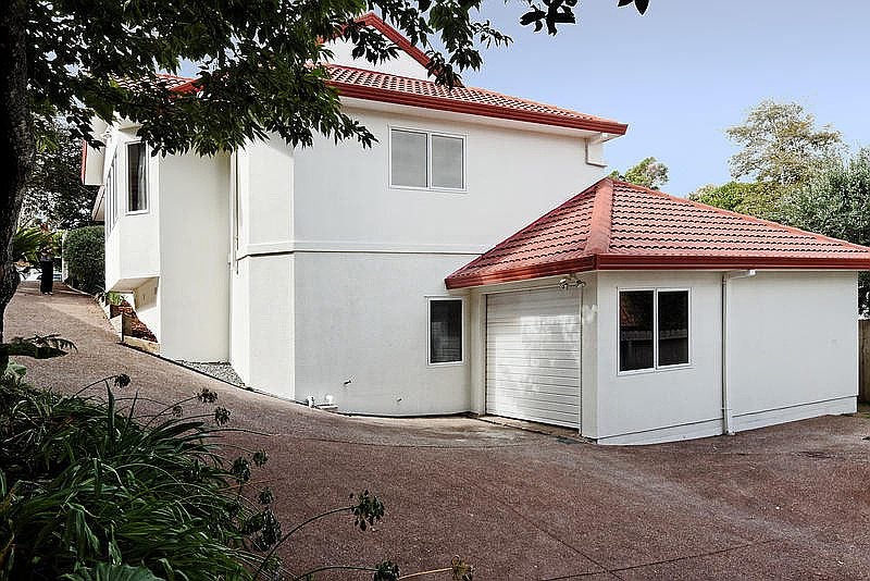 30 Aroha Avenue, Sandringham, Auckland - Carousel 1