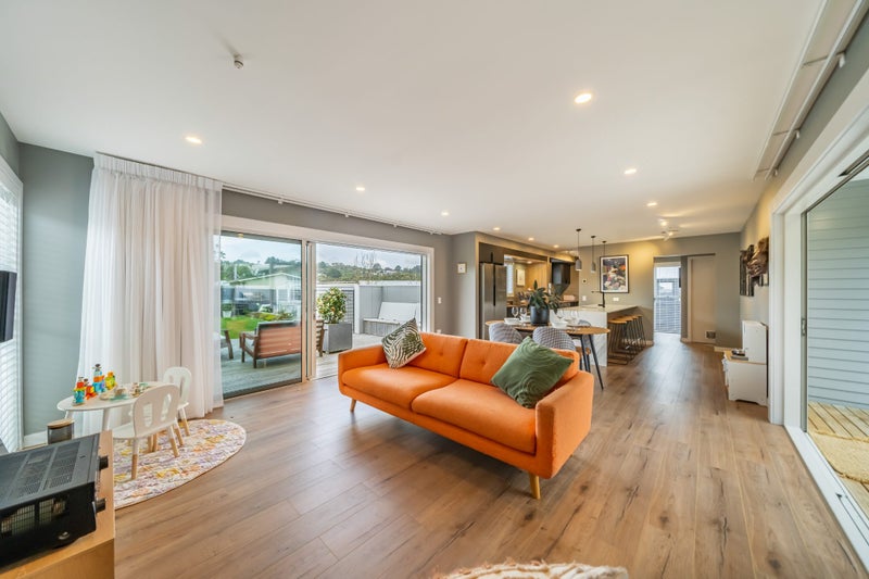 10 Stipulate Place, Ascot Park, Porirua - Carousel 2