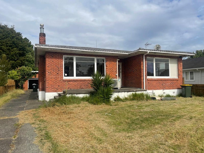 4 River Road, Te Atatu Peninsula, Auckland - Carousel 2