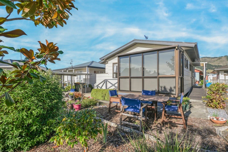4 Conifer Court, Richmond, Richmond - Carousel 2