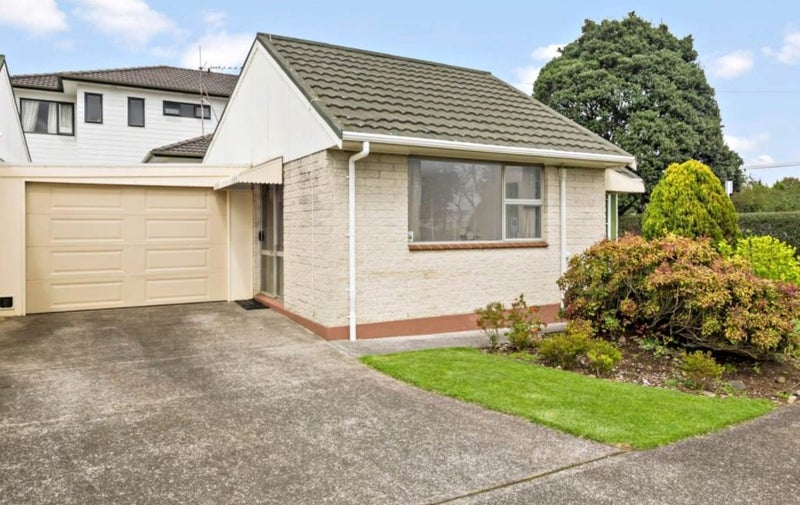 1/11 Thornton Road, Milford, Auckland - Carousel 2