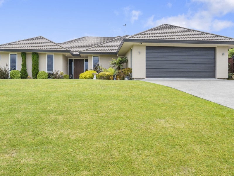 19 Tennyson Avenue, Kelvin Grove, Palmerston North - Carousel 1