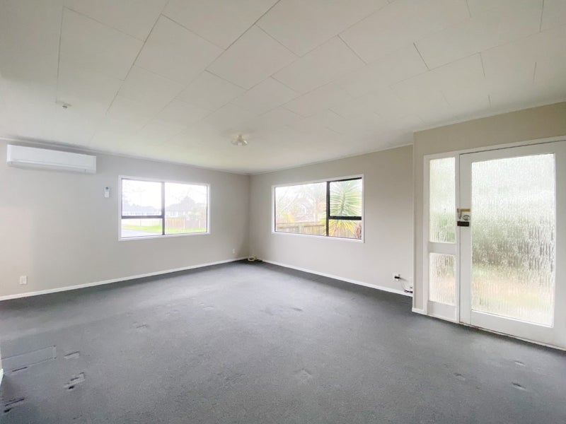 8 Riverton Drive, Randwick Park, Auckland - Carousel 2