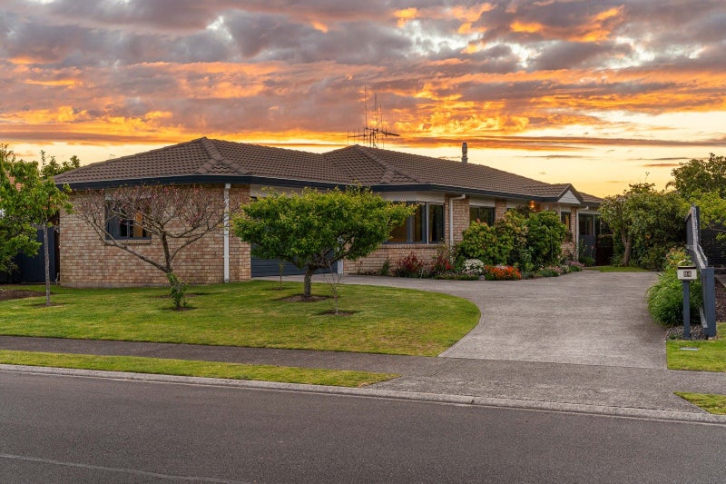 24 Ocean Crest, Papamoa Beach, Papamoa - Carousel 1