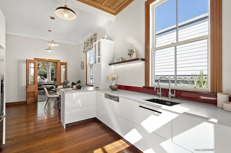 5 Jeypore Street, Berhampore, Wellington - Carousel 1