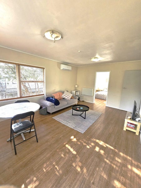 2/5 Eban Avenue, Hillcrest, Auckland - Carousel 2