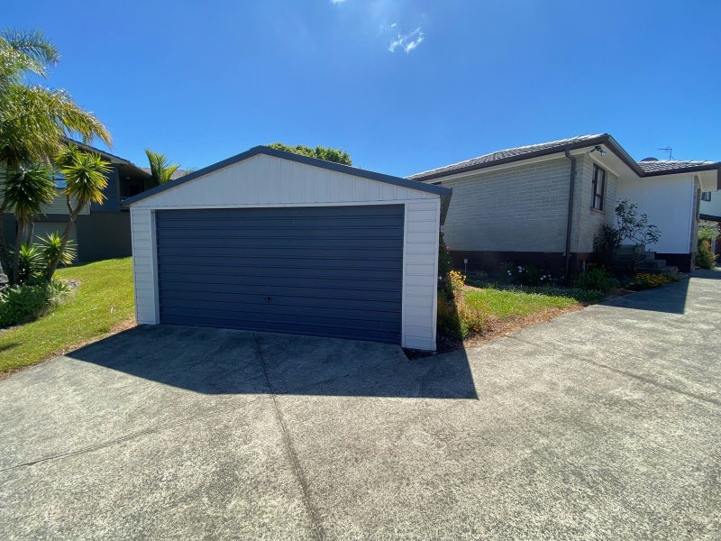 15 Foyle Place, Glendene, Auckland - Carousel 1
