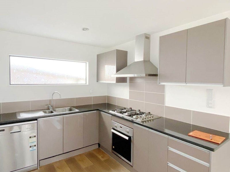 65 Awaroa Road, Sunnyvale, Auckland - Carousel 2