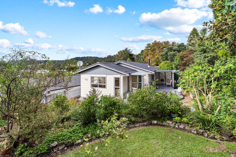 14 Puketitiro Street, Glen Eden, Auckland - Carousel 2