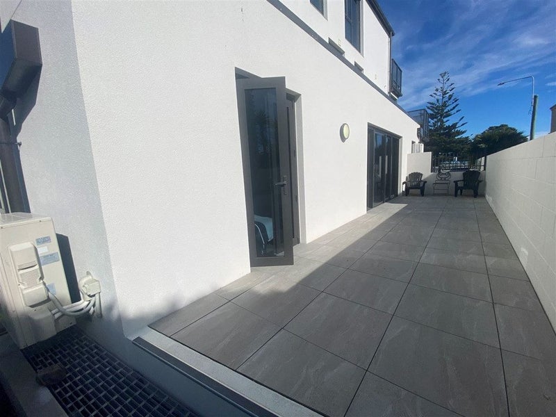 2/20 Esplanade, Sumner, Christchurch - Carousel 17