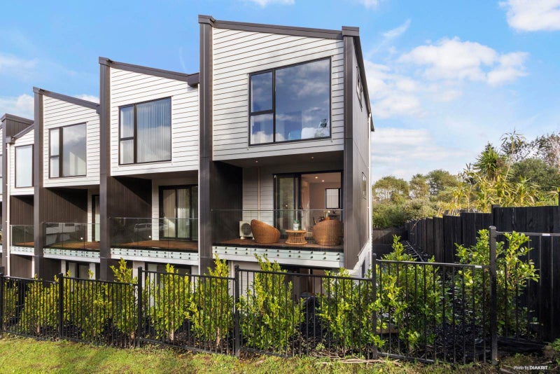 1/13 Crosby Road, West Harbour, Auckland - Carousel 2