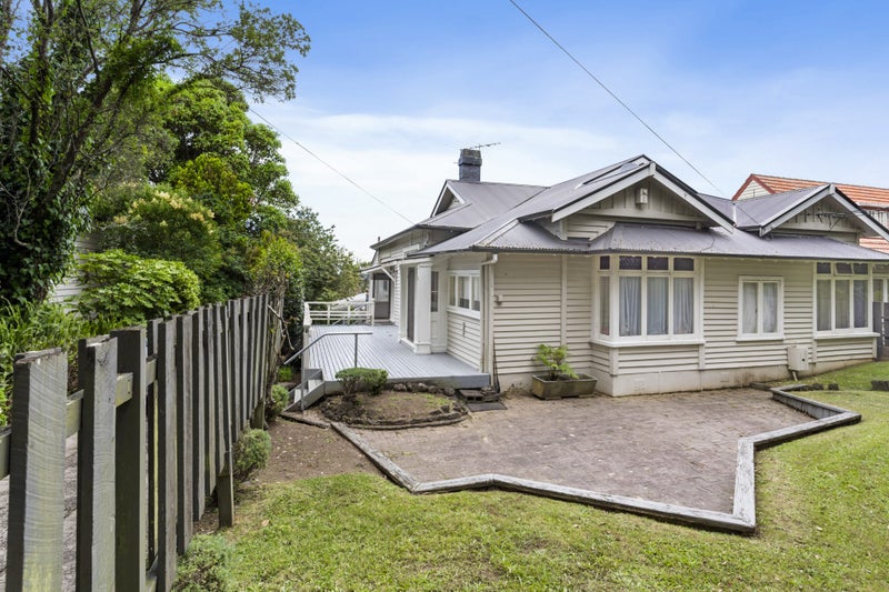 2/6 Aratonga Avenue, Greenlane, Auckland - Carousel 11
