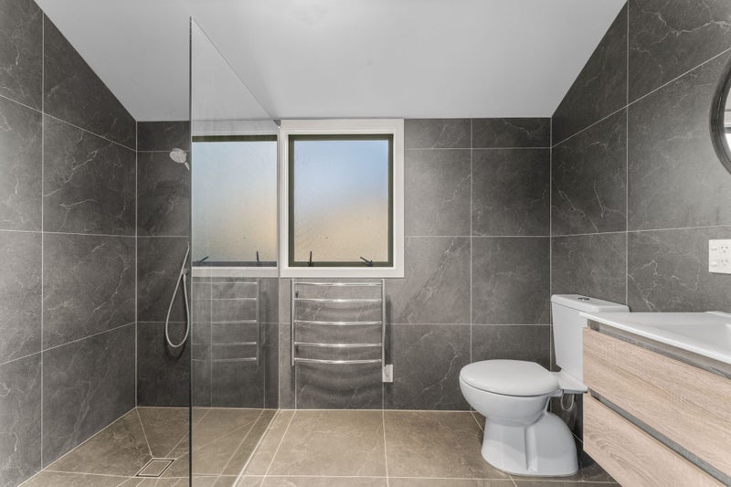 2/24 Somerset Road, Mount Roskill, Auckland - Carousel 12