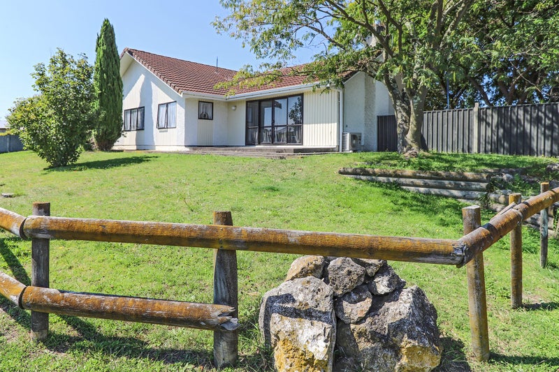 19 Diaz Drive, Flaxmere, Hastings - Carousel 1
