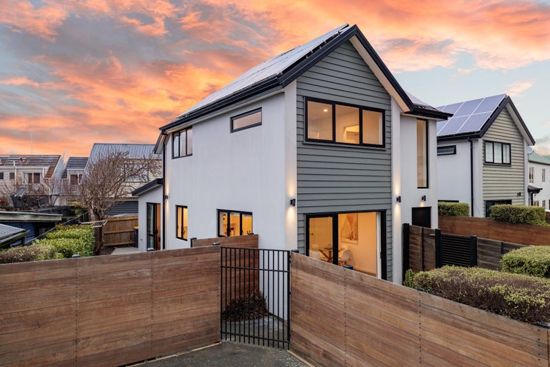 54 Dover Street, St Albans, Christchurch - Carousel 1