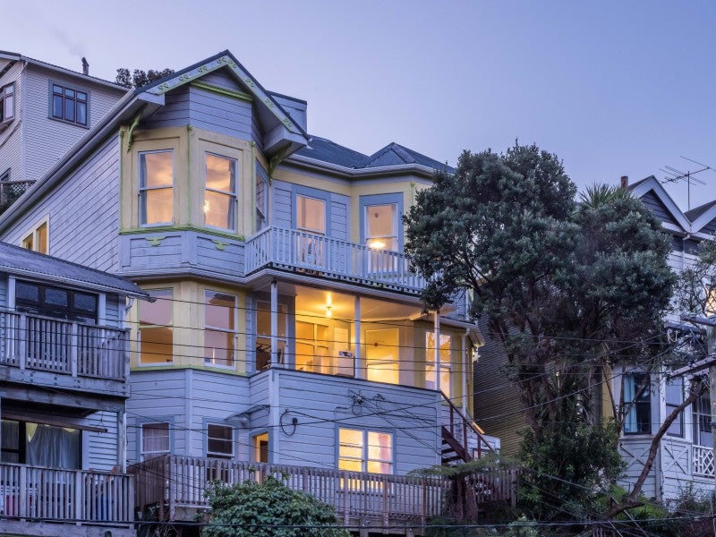 196 Glenmore Street, Northland, Wellington - Carousel 1