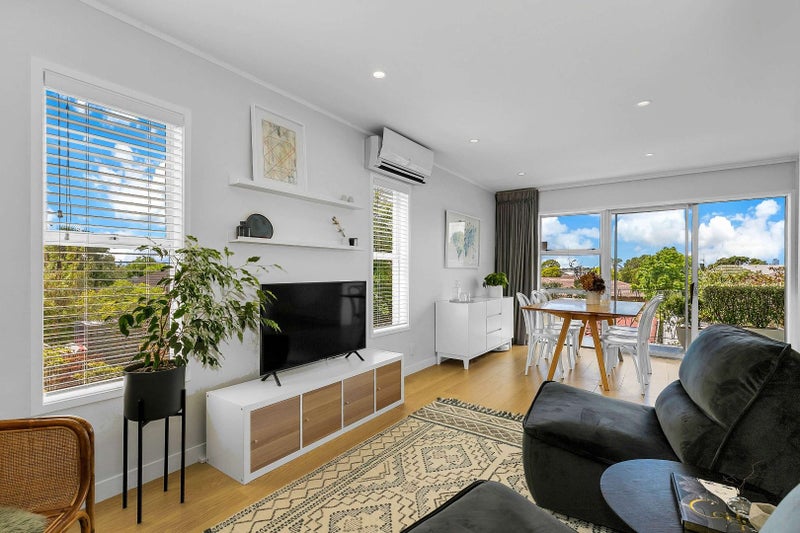 2/267 Meola Road, Point Chevalier, Auckland - Carousel 1