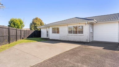 1/33 Millhouse Drive, Northpark, Auckland - Carousel 1