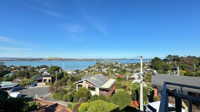 7 Viking Avenue, Hillsborough, Auckland - Carousel 2