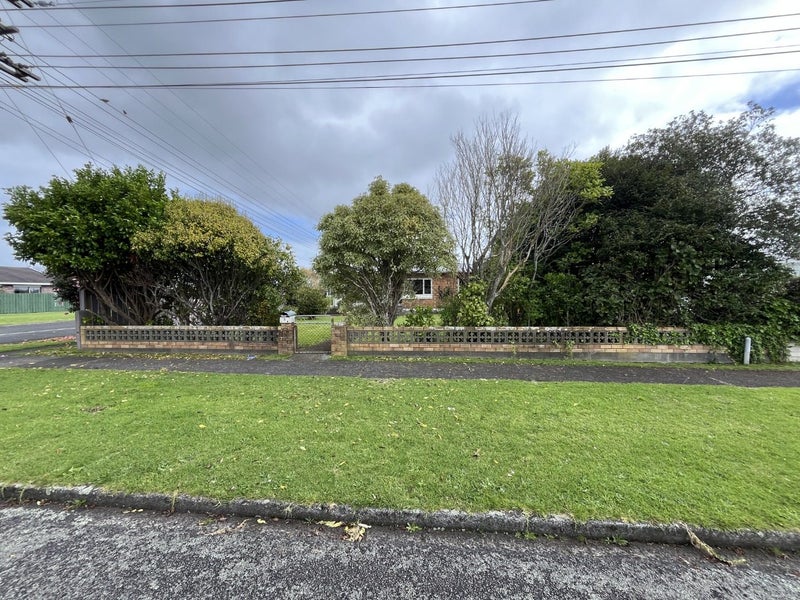 1 Truby King Street, Merrilands, New Plymouth - Carousel 13