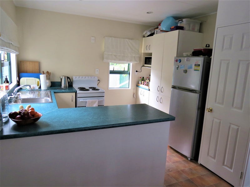 626A Park Rd S - Carousel 2