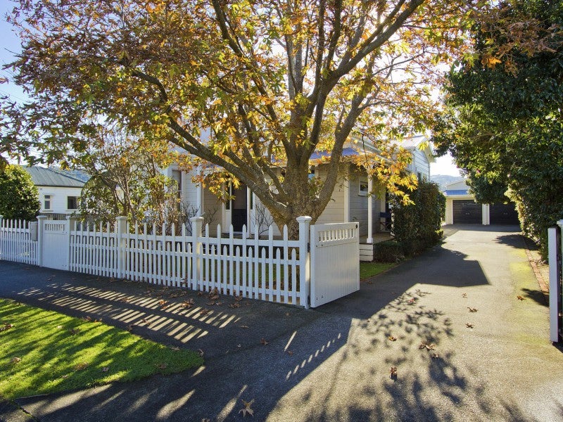15 Manchester Street, Petone, Lower Hutt - Carousel 2