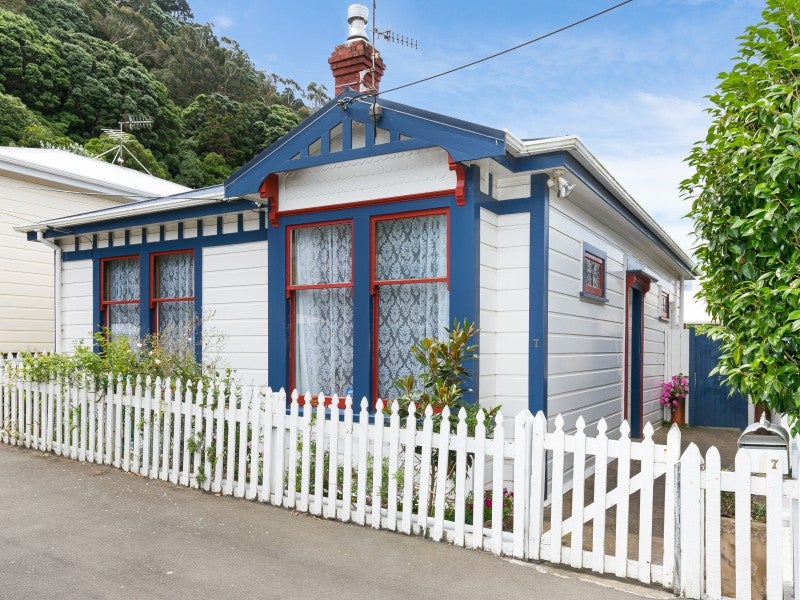 7 Aorangi Terrace, Thorndon, Wellington - Carousel 17