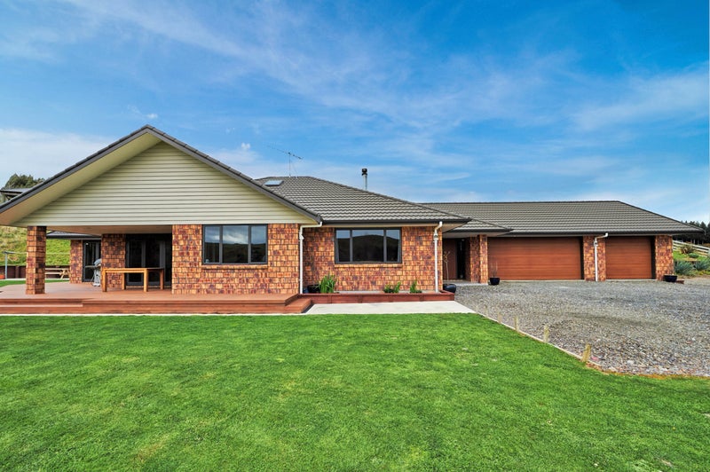 62 County Heights Drive, Palmerston North - Carousel 1