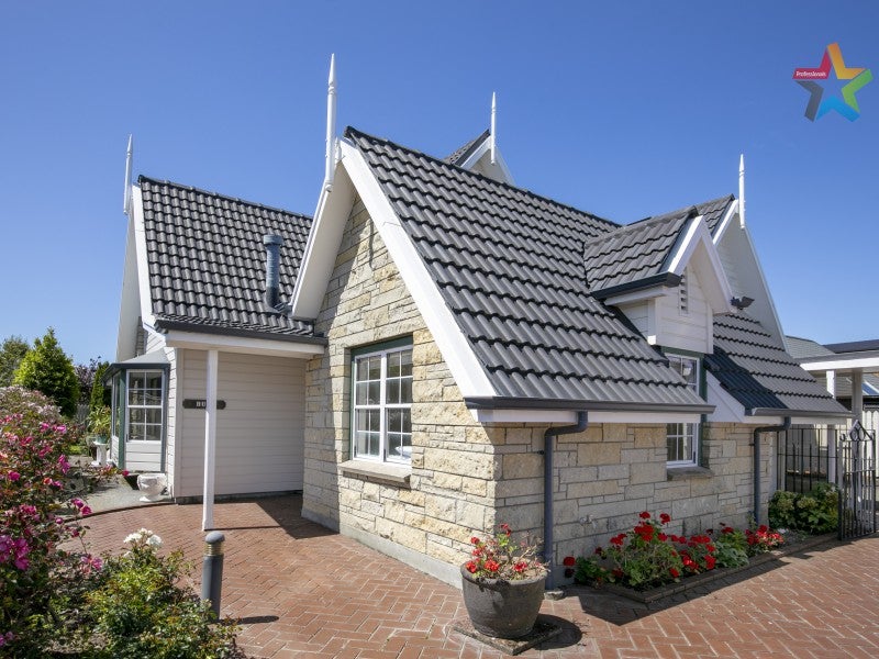 79 Queens Grove, Hutt Central, Lower Hutt - Carousel 1