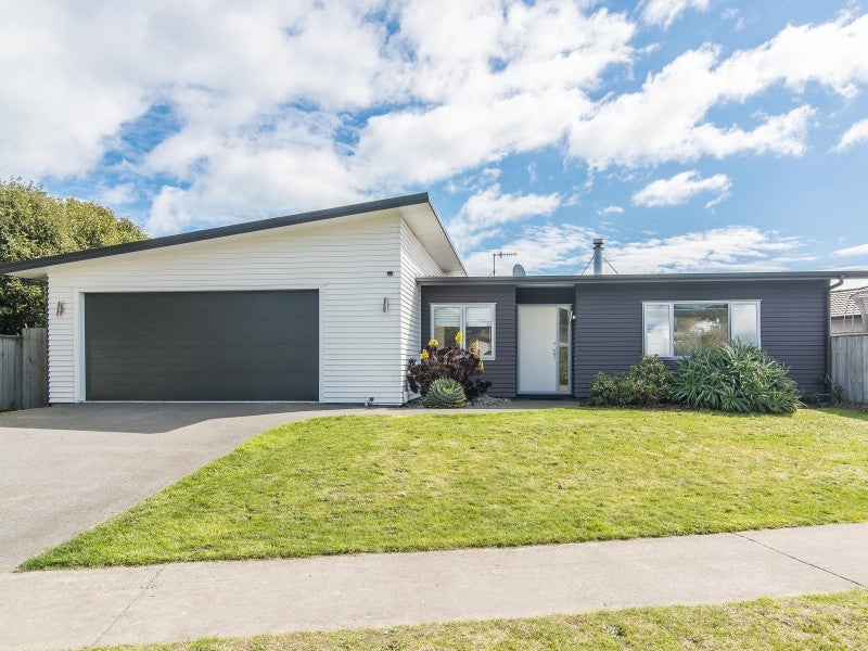 41 Hillcrest Road, Raumati Beach, Paraparaumu - Carousel 1