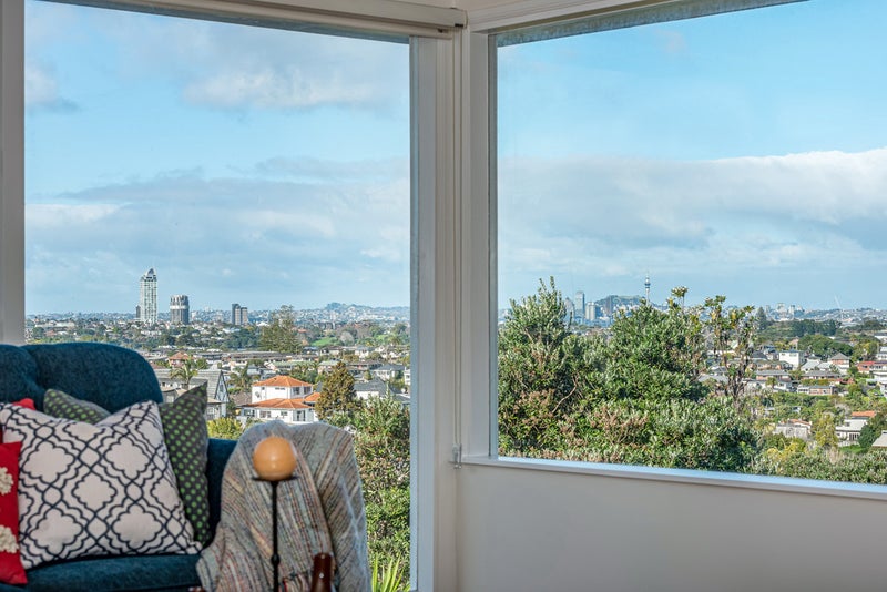 82 Seaview Road, Castor Bay, Auckland - Carousel 26