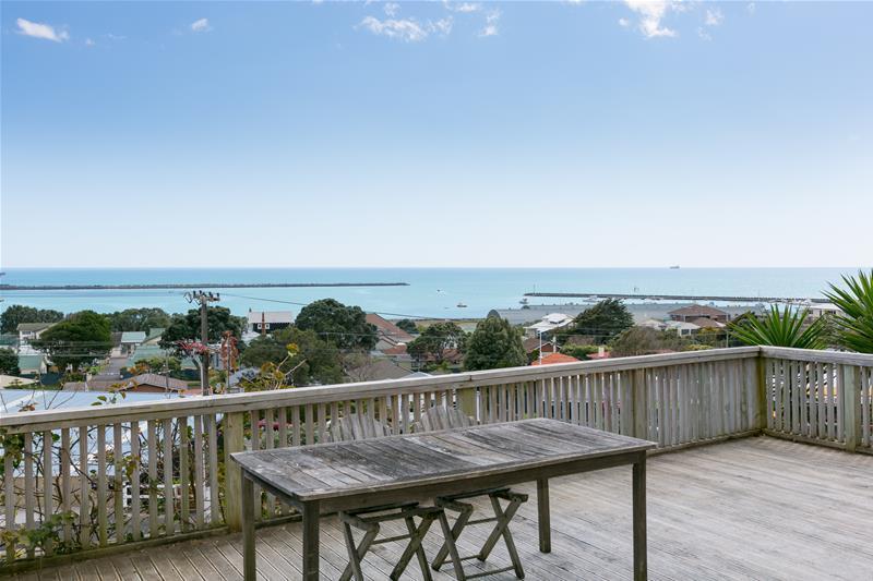 9 South Road, Moturoa, New Plymouth - Carousel 1