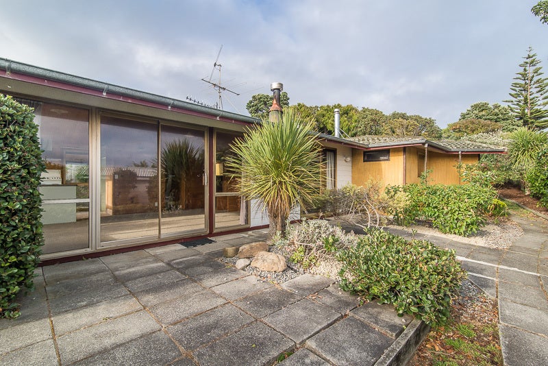 4 Kaitawa Street, Waikanae Beach, Waikanae - Carousel 2