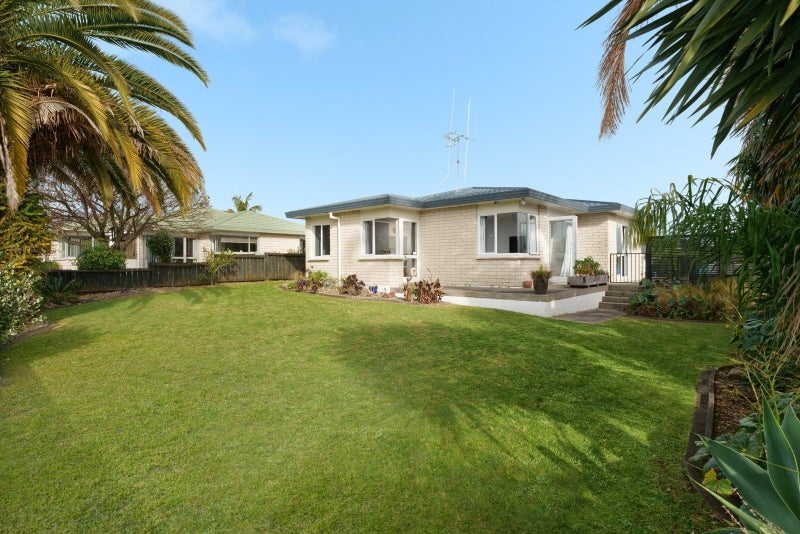 3 Ryegrass Dell, Welcome Bay, Tauranga - Carousel 1