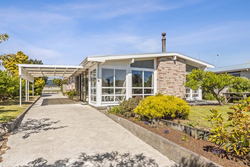 11 Teoti Street, Paraparaumu Beach, Paraparaumu - Carousel 1