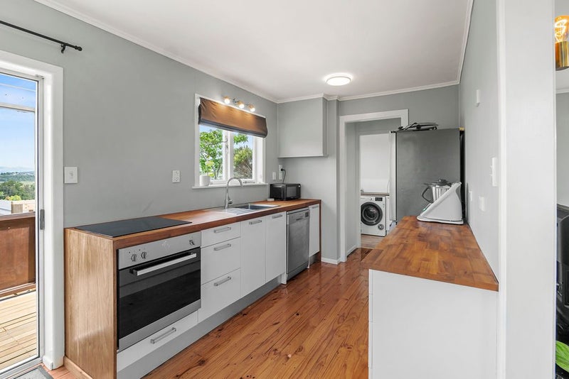 2 Handforth Street, Onerahi, Whangarei - Carousel 2
