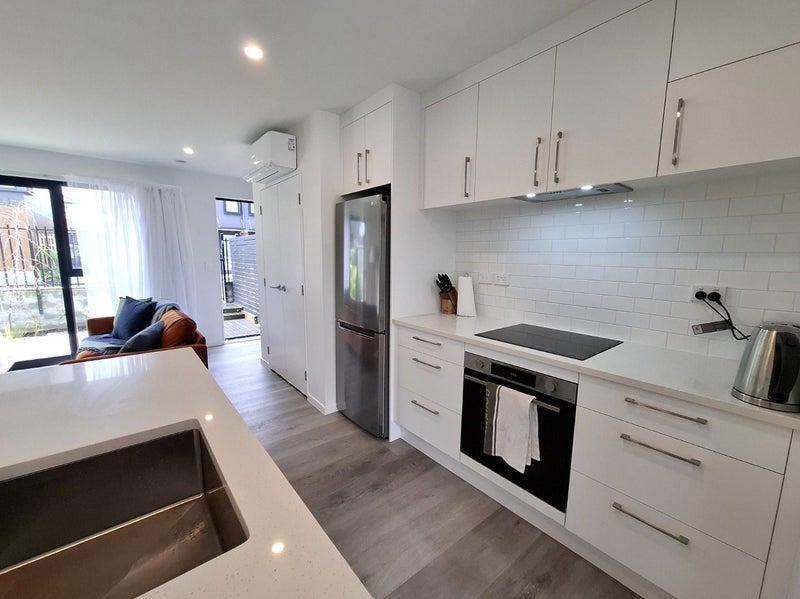 14 Ara Mara Hua, HENDERSON - Carousel 2